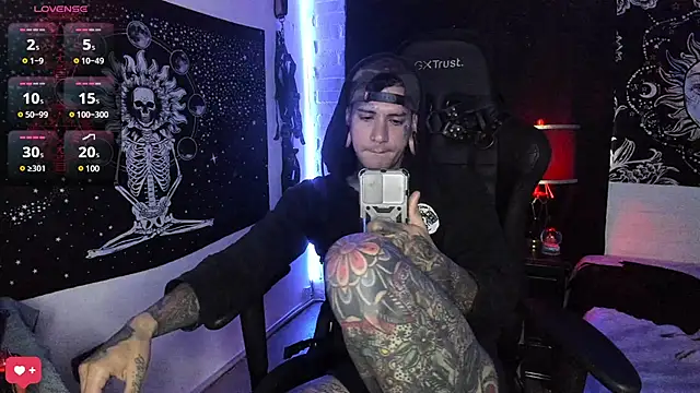 Snapshot of josh__ackerman chatting on 12, 3, 2025 josh ackerman online show from 12, 3, 2025