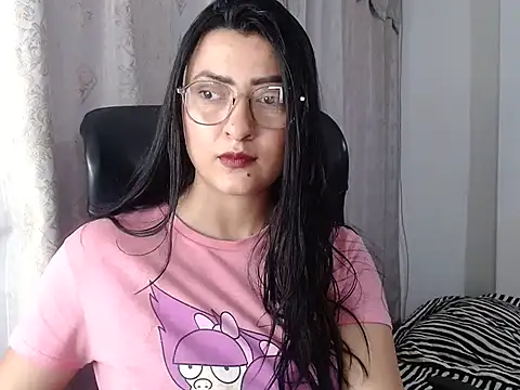 SavannaEvans001 online show from 5, 4, 2026