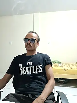 Snapshot of JamesQuaresma chatting on 18, 1, 2025 JamesQuaresma online show from 18, 1, 2025