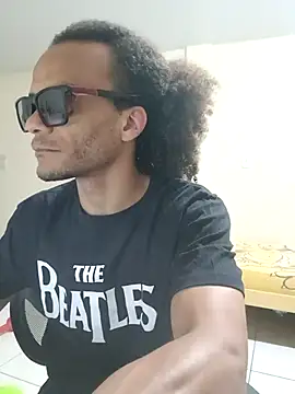 Snapshot of JamesQuaresma chatting on 10, 3, 2025 JamesQuaresma online show from 10, 3, 2025