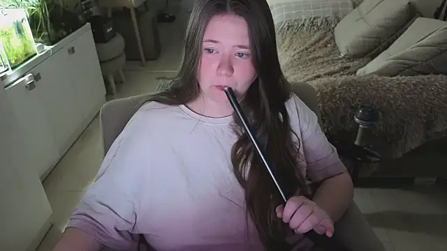 Snapshot of remirann_ chatting on 28, 4, 2026 remirann online show from 28, 4, 2026