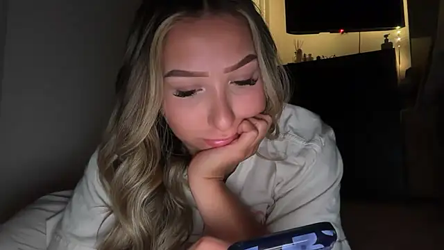 lustfulsmiles online show from 2, 7, 2026