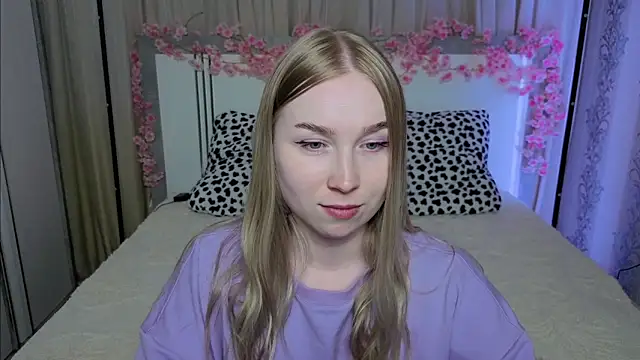 LilyStarlight online show from 2, 4, 2026