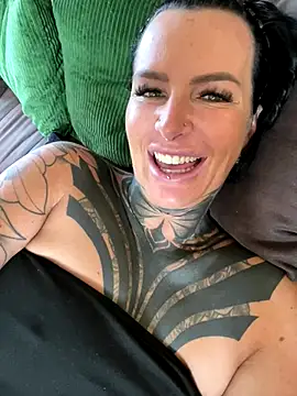 InkedBiitch online show from 1, 10, 2025