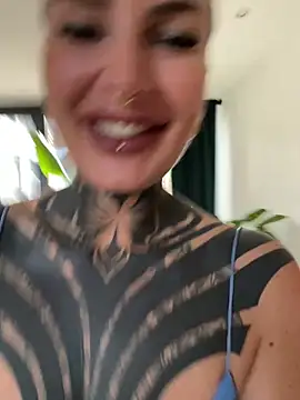 Snapshot of InkedBiitch chatting on 8, 5, 2026 InkedBiitch online show from 8, 5, 2026