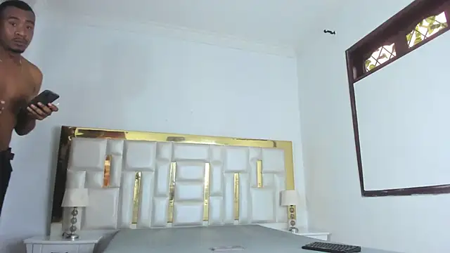 Snapshot of Kylieandjhonny chatting on 5, 3, 2025 Kylieandjhonny online show from 5, 3, 2025