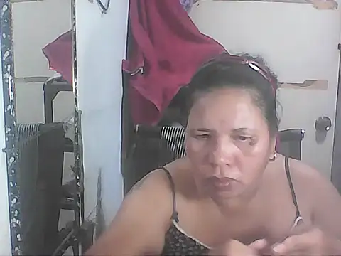 Snapshot of hotwet_mama4uxx chatting on 18, 12, 2025 hotwet mama4uxx online show from 18, 12, 2025