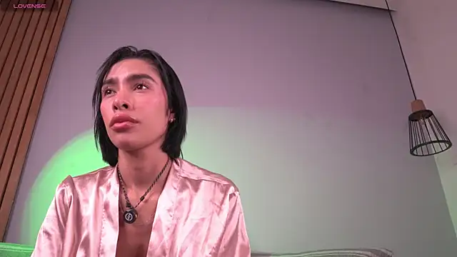 Snapshot of mia-reeves chatting on 7, 5, 2026 mia-reeves online show from 7, 5, 2026