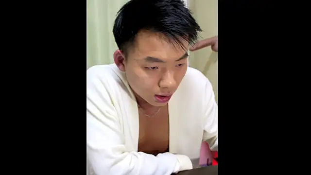 Snapshot of asiahot_liam chatting on 23, 1, 2025 asiahot liam online show from 23, 1, 2025