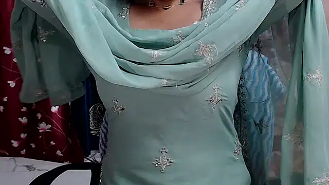 Snapshot of Naiaa-mylove chatting on 9, 6, 2026 Naiaa-mylove online show from 9, 6, 2026