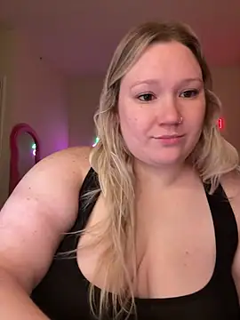 Snapshot of PiggyRose chatting on 1, 2, 2025 PiggyRose online show from 1, 2, 2025