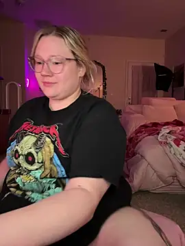 PiggyRose online show from 25, 3, 2026