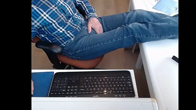 dutchpornking online show from 8, 3, 2025