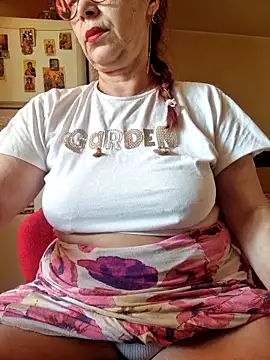 Snapshot of Chriss_Tinaa chatting on 19, 6, 2026 Chriss Tinaa online show from 19, 6, 2026