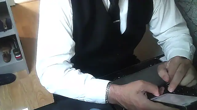 Snapshot of DUDURA@xh chatting on 20, 11, 2025 DUDURAxh online show from 20, 11, 2025