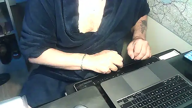 Snapshot of DUDURA@xh chatting on 5, 12, 2025 DUDURAxh online show from 5, 12, 2025