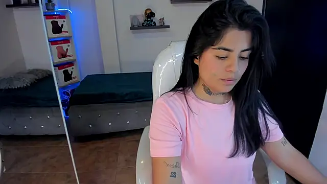 Catalinaa martinez online show from 15, 2, 2025