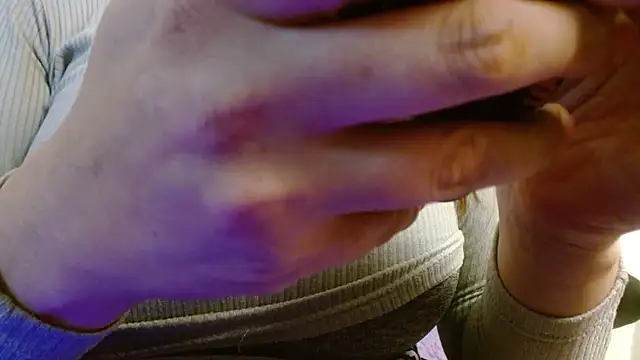 AnnyelinnaLove online show from 10, 10, 2025