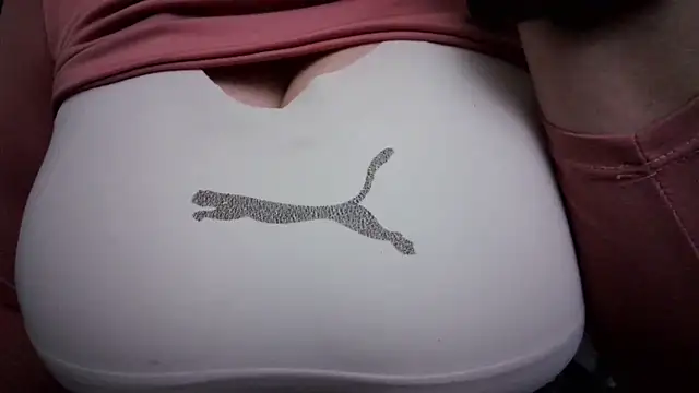 AnnyelinnaLove online show from 18, 12, 2025