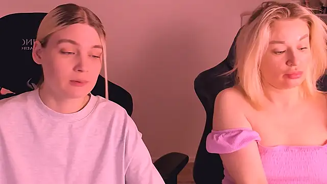 hotblonds online show from 1, 1, 2025