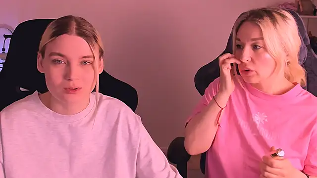 hotblonds online show from 3, 1, 2025