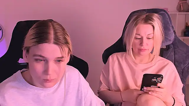 hotblonds online show from 6, 1, 2025