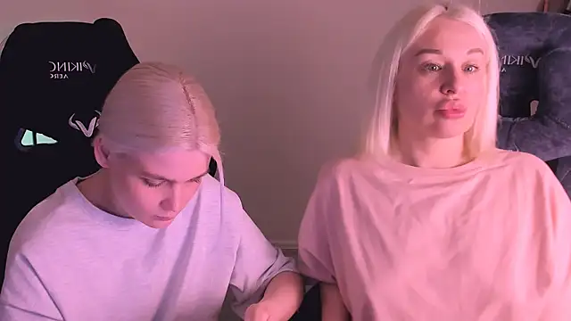 hotblonds online show from 27, 1, 2025