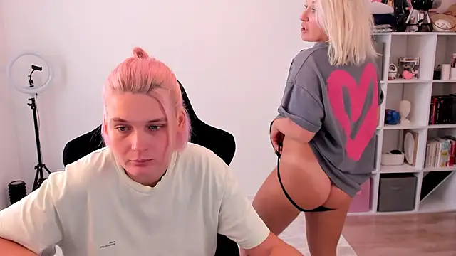 hotblonds online show from 2, 10, 2025