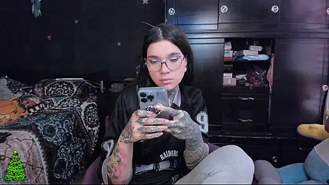 Lilmarieee online show from 12, 12, 2024