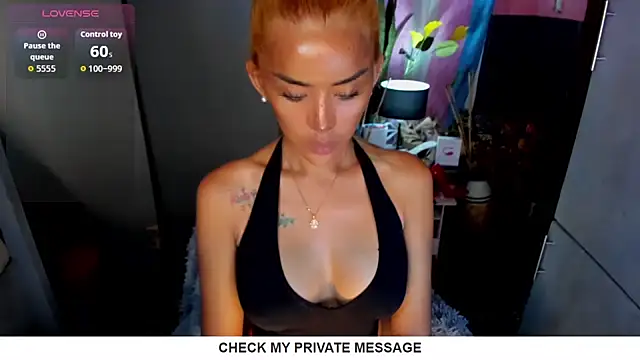 QuiinMollyXxX online show from 24, 6, 2026