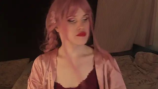 Snapshot of EffieMinki chatting on 18, 12, 2024 EffieMinki online show from 18, 12, 2024