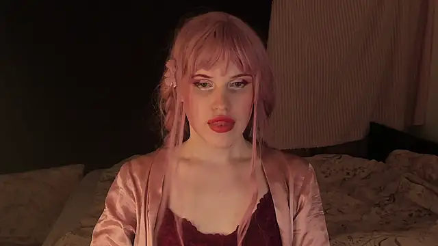 Snapshot of EffieMinki chatting on 19, 12, 2024 EffieMinki online show from 19, 12, 2024