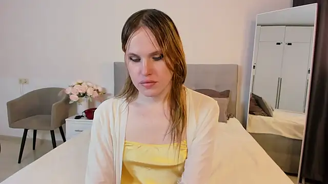 Snapshot of EffieMinki chatting on 13, 11, 2025 EffieMinki online show from 13, 11, 2025