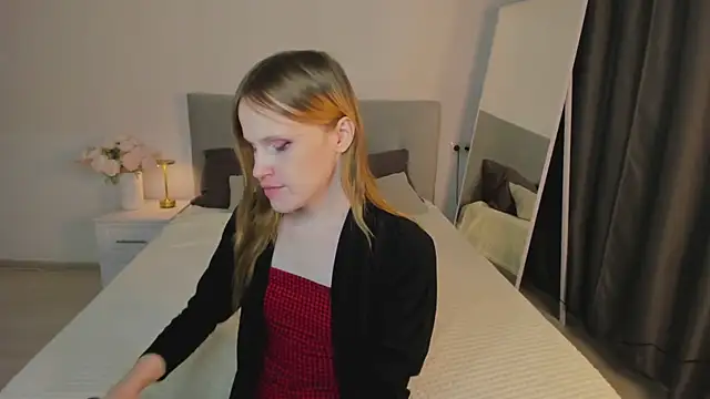 Snapshot of EffieMinki chatting on 1, 12, 2025 EffieMinki online show from 1, 12, 2025