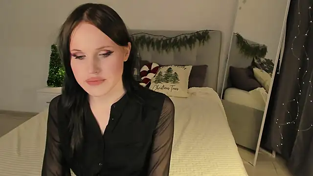 Snapshot of EffieMinki chatting on 21, 12, 2025 EffieMinki online show from 21, 12, 2025