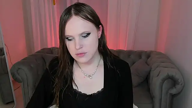 Snapshot of EffieMinki chatting on 11, 7, 2026 EffieMinki online show from 11, 7, 2026