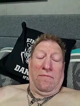 tomtom111111 online show from 3, 4, 2026