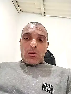 Snapshot of Henrifalcao chatting on 25, 10, 2025 Henrifalcao online show from 25, 10, 2025