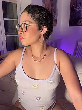 Snapshot of Lauyako chatting on 8, 7, 2026 Lauyako online show from 8, 7, 2026