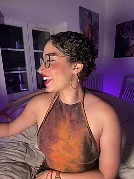 Snapshot of Lauyako chatting on 18, 7, 2026 Lauyako online show from 18, 7, 2026
