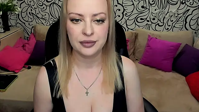 Hotdreamhere online show from 24, 5, 2026