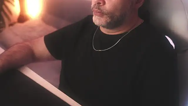 Sanders White online show from 3, 3, 2025