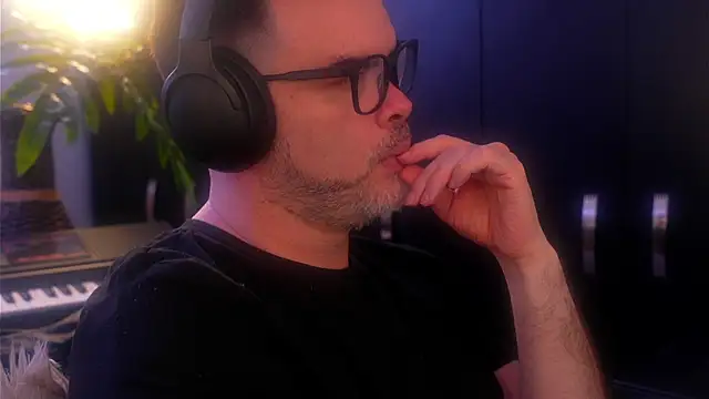 Sanders White online show from 13, 9, 2025