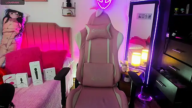 Snapshot of lilly_sweett chatting on 13, 1, 2025 lilly sweett online show from 13, 1, 2025