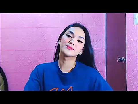 Snapshot of WONDERWOMAN2023 chatting on 4, 10, 2025 WONDERWOMAN2023 online show from 4, 10, 2025