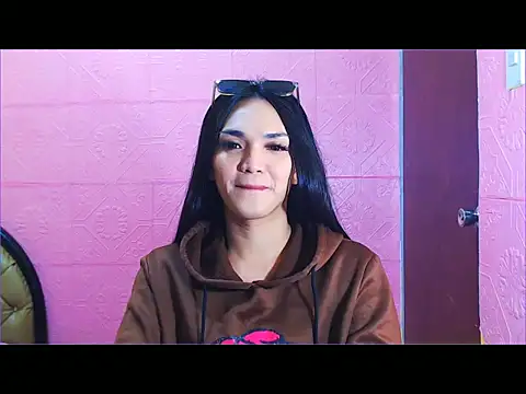 Snapshot of WONDERWOMAN2023 chatting on 6, 10, 2025 WONDERWOMAN2023 online show from 6, 10, 2025