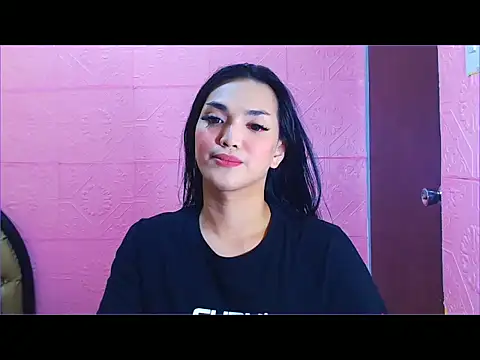 Snapshot of WONDERWOMAN2023 chatting on 15, 10, 2025 WONDERWOMAN2023 online show from 15, 10, 2025