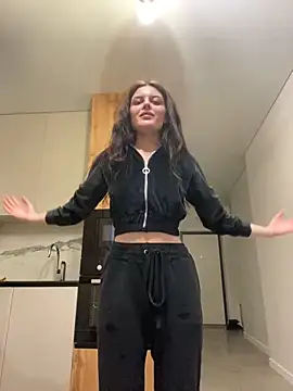 little belucci online show from 22, 2, 2025