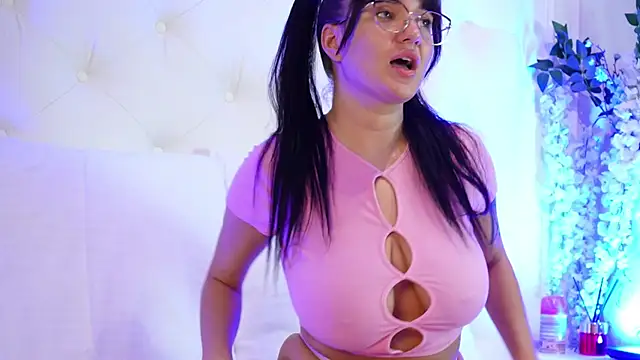 NadiaKeyss online show from 30, 6, 2026
