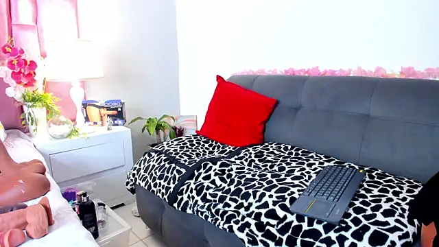 Anaa Bellaa online show from 15, 11, 2025